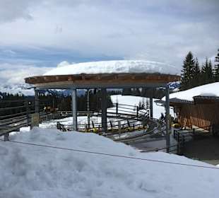 Sommerrodelbahn auf der Mittelstation. Kostenlos mit Skipass