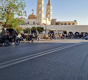 Mit der Pferdekutsche durch Luxor