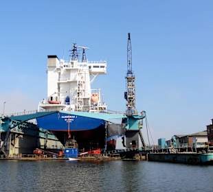 Schiffe im Schwimmdock