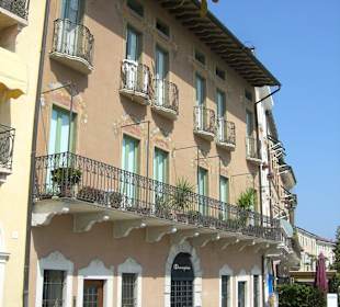 Malerische Wohnhausfront