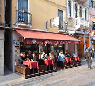 Gino's Pasta & Pizza