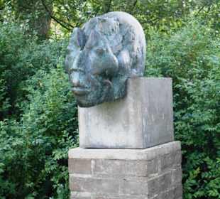 Skulpturen im Park Schloss Moyland