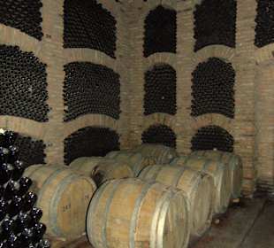 JSC Corporation Kindzmarauli Weingut