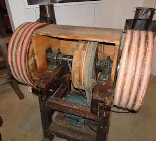 Schleifmaschinen für die Holzrahmen der Tafeln