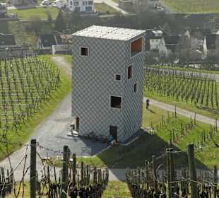 Der Turm von der Route gesehen