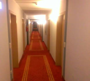 Auch die Gänge allgemein doch eher "dunkel" gehalt