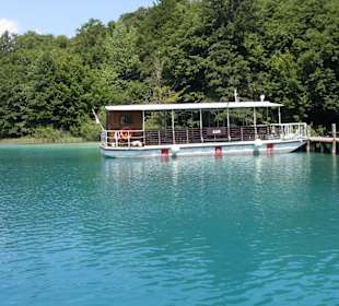Bootsfahrt auf Plitvicer See