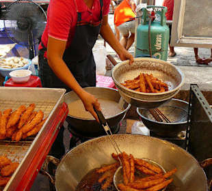 Frisch aus der Wok-Friteuse!