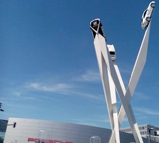 Porscheskulptur Gerry Judah in Stuttgart