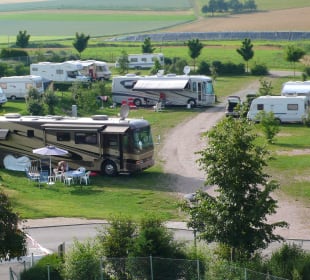 Stellplätze mit Komfort und Platz
