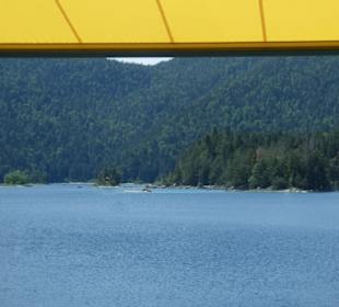 Ausblick von der Terrasse vom Eibsee-Pavillon