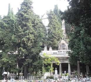 Impression des aussergewöhnlichen Friedhofs