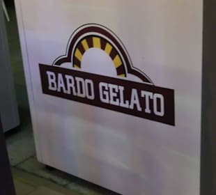 Sehr leckere Eisdiele, 500m vom Hotel Selenium entfernt. 