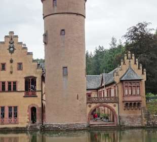 Blick auf den Turm vom Wasserschloss Mespelbrunn
