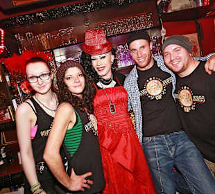 Madame Veuve Noire mit dem OJB-Team