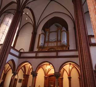 Blick zur Orgelempore