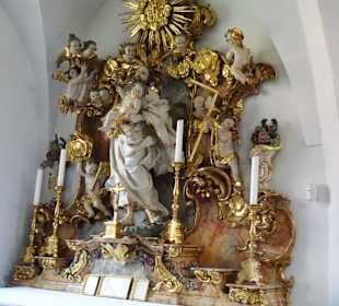 Seitenaltar in der Kirche St. Gangolf