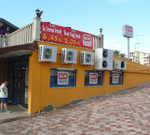 BIM - Markt in Lara-Kundu