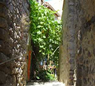 Rundgang durch die Altstadt von Eus