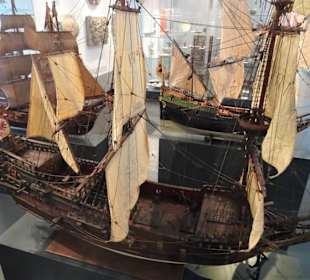 Historische Modellschiffe im Landesmuseum
