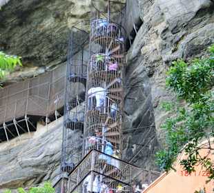 Aufstieg zu den "Wolkenmädchen"