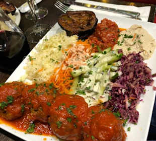 Jüdischer Hackfleischbällchen Teller