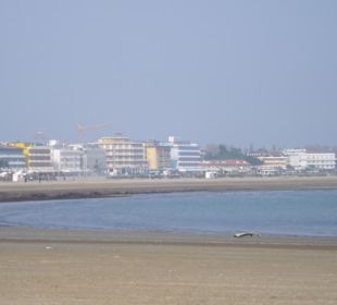 Der Strand gleich hinter der Altstadt