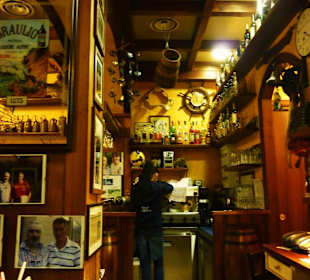 Innenraum und Theke...