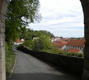 Weg vom Cafe zur Burg
