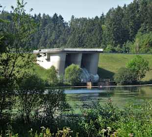 Das Auslaufbauwerk des Froschgrundsees
