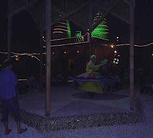 Tanz in der Wüste am Abend