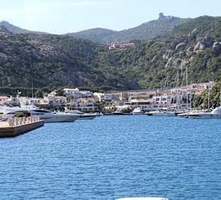 Marina, Blick auf das Hotel