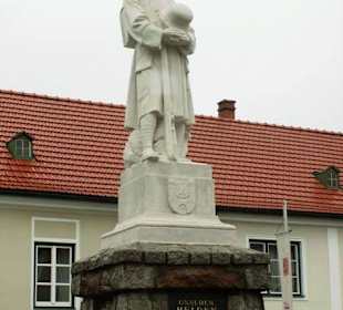 Denkmal am Kirchplatz