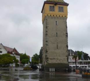 Der Mangturm an der Hafenpromenade