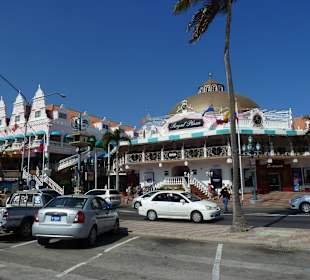 Oranjestad-Auf dem Weg zum Palm-&Eagle Beach