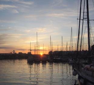 Sonnenuntergang am Hafen