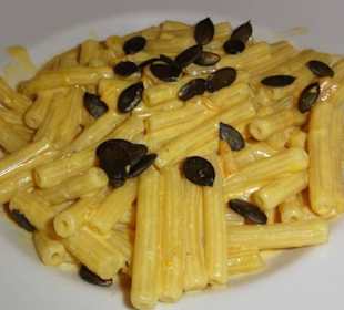 Pasta mit Kürbis-Käse-Soße