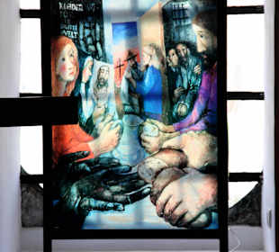 Fensterbild in der Andachtskapelle