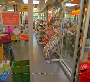 Einer der beiden Läden an der Grenzstation