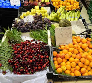 Rundgang zwischen den Auslagen des Mercato Civico