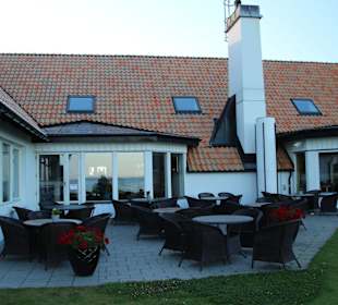 Blick auf die Clubhaus Terrasse