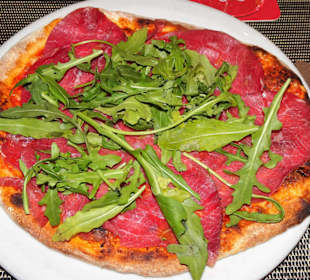 Pizza Valtellina im Restaurant Gargano