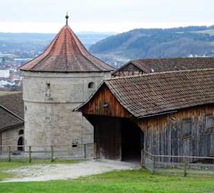 Holzbrücke über den Festungsgraben