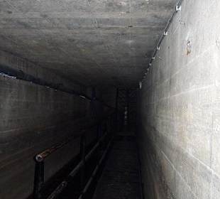 Podziemny schron techniczny