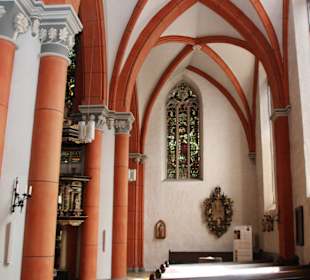 Blick in das Seitenschiff 