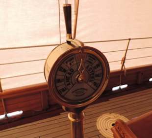 Heritage Pontoon ein kleiner Segler