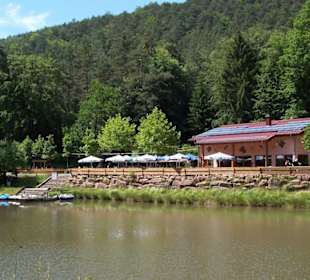 Paddelweiher Hütte mit Bootverleih