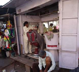 Barbier vom Sadar Market