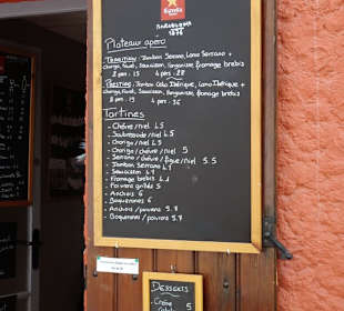 Die Speisekarte auf der Schiefertafel