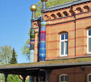 Außenansicht des Hundertwasser Bahnhof Uelzen